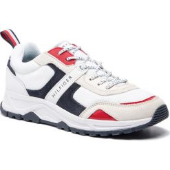 Sneakersy TOMMY HILFIGER - Fashion Mix Sneaker FM0FM02027 Rwb 020. Białe sneakersy męskie TOMMY HILFIGER, na co dzień, bez wzorów, z zamszu, eleganckie, bez zapięcia. Za 539,00 zł.