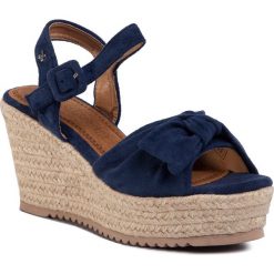 Espadryle REFRESH - 69572 Navy. Niebieskie espadryle damskie Refresh, bez wzorów, z tworzywa sztucznego, bez obcasa, na obcasie. Za 189,00 zł.