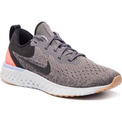 Buty NIKE - Odyssey React AO9820 004 Gunsmoke/Black/Twilight Pulse. Szare buty sportowe damskie Nike, z materiału, sportowe, do biegania. W wyprzedaży za 439,00 zł.