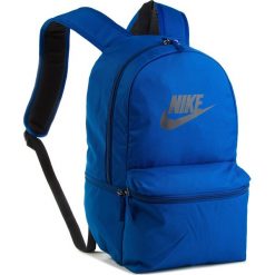 Plecak NIKE - BA5749 431 Granatowy. Niebieskie plecaki męskie Nike, bez wzorów, z materiału, sportowe. W wyprzedaży za 99,00 zł.