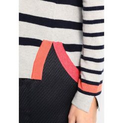 Swetry klasyczne damskie: White Stuff TRIO HEART JUMPER Sweter grey