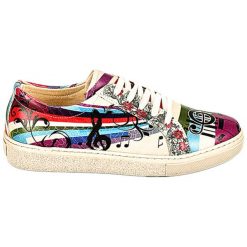 Sneakersy w kolorze beżowym ze wzorem. Brązowe sneakersy damskie Streetfly, z materiału. W wyprzedaży za 189,95 zł.