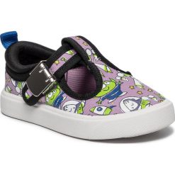 Kapcie CLARKS - City Sheriff T 261444567 Purple. Fioletowe sandały chłopięce Clarks, z tworzywa sztucznego, bez zapięcia. W wyprzedaży za 149,00 zł.