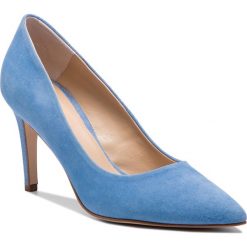 Szpilki SOLO FEMME - 75403-88-I53/000-04-00 Błękitny. Niebieskie półbuty damskie Solo Femme, bez wzorów, ze skóry, bez obcasa, na obcasie, bez zapięcia. W wyprzedaży za 209,00 zł.
