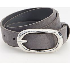 Pasek - Szary. Szare paski damskie Reserved, w paski. Za 29,99 zł.