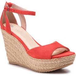 Espadryle CARINII - B5100 N49-000-000-C82. Czerwone espadryle damskie Carinii, bez wzorów, ze skóry, bez obcasa, na obcasie. W wyprzedaży za 299,00 zł.