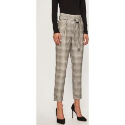 Only - Spodnie. Czarne spodnie damskie ONLY, bez wzorów, z elastanu. W wyprzedaży za 119,90 zł.