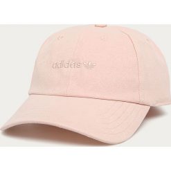 Adidas Originals - Czapka. Różowe czapki damskie adidas Originals, z aplikacjami, z bawełny. Za 89,90 zł.