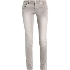 Jeansy damskie: Mavi LINDY Jeansy Slim Fit light grey cheeky