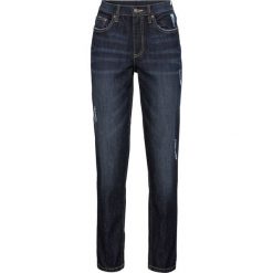 Dżinsy MOM bonprix ciemny denim. Niebieskie jeansy damskie bonprix, z jeansu. Za 109,99 zł.