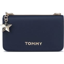 Tommy Hilfiger Cross body bag Niebieski. Niebieskie torebki klasyczne damskie TOMMY HILFIGER, w paski, z materiału, bez dodatków. Za 654,95 zł.