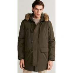 Mango Man - Parka Kyoto. Żółte płaszcze męskie Mango Man, xxl, bez wzorów, z bawełny, długie, z kapturem. Za 399,90 zł.