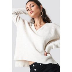 Trendyol Sweter Punched - White. Białe swetry damskie Trendyol, bez wzorów, z materiału, bez rękawów, bez kaptura. Za 80,95 zł.