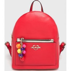 Love Moschino - Plecak. Czerwone plecaki damskie marki Love Moschino, z materiału. Za 999,90 zł.