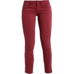 Jeansy damskie: Mavi JESY Jeansy Slim Fit bordeaux