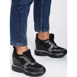 Czarne Sneakersy Modern. Czarne koturny damskie Renee, bez obcasa, na koturnie, na sznurówki. Za 109,99 zł.