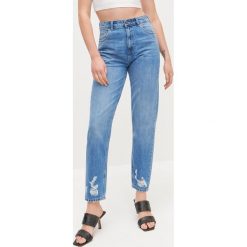 Jeansy mom fit - Niebieski. Niebieskie jeansy damskie Reserved. Za 119,99 zł.