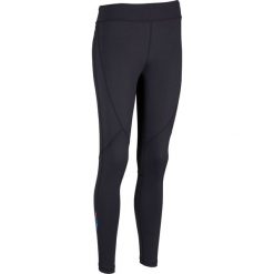Legginsy funkcyjne z kolekcji Maite Kelly, długie, Level 2 bonprix czarno-różowy hibiskus. Czarne legginsy damskie bonprix, z nadrukiem. Za 99,99 zł.