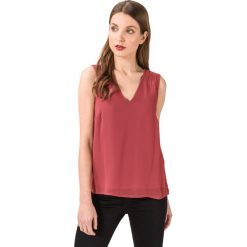 Vero Moda Julian Top Czerwony. Czerwone podkoszulki damskie Vero Moda, m, bez wzorów, z poliesteru, bez kołnierzyka. Za 109,95 zł.