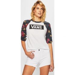 Vans - Longsleeve. Białe bluzki damskie Vans, s, z nadrukiem, z bawełny, z okrągłym kołnierzem. Za 139,90 zł.