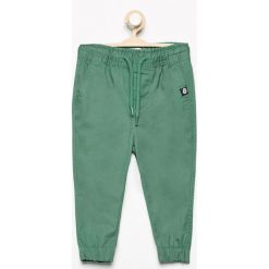 Spodnie jogger - Zielony. Zielone spodnie chłopięce marki Reserved. W wyprzedaży za 29,99 zł.