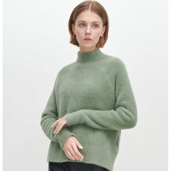 Pluszowy sweter z golfem -. Swetry damskie Reserved, s, bez wzorów, bez rękawów. Za 119,99 zł.