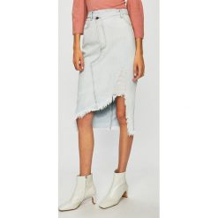 Pinko - Spódnica jeansowa. Niebieskie spódniczki damskie Pinko, z bawełny, casualowe, z podwyższonym stanem, midi, asymetryczne. W wyprzedaży za 499,90 zł.