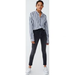 Jeansy super skinny fit z wysokim stanem. Szare jeansy damskie Pull&Bear, bez wzorów, z jeansu, z podwyższonym stanem. Za 79,90 zł.