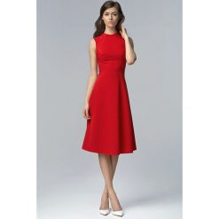 Czerwona elegancka sukienka midi. Czerwone sukienki damskie NIFE, do pracy, s, bez wzorów, z elastanu, eleganckie, bez kołnierzyka, bez rękawów, midi, dopasowane. Za 179,00 zł.