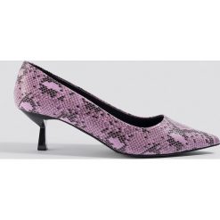 NA-KD Shoes Czółenka wężowy nadruk - Pink. Różowe buty ślubne damskie NA-KD Shoes, z nadrukiem, na niskim obcasie, na obcasie. Za 121,95 zł.