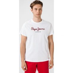 Pepe Jeans Eggo Koszulka Biały. Białe podkoszulki męskie Pepe Jeans, xxl, z nadrukiem, z bawełny, z krótkim rękawem. Za 145,95 zł.