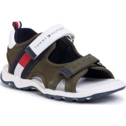 Sandały TOMMY HILFIGER - Velcro Sandal T3B2-30740-0937 M Military Green/White X490. Zielone sandały chłopięce TOMMY HILFIGER, ze skóry ekologicznej, bez zapięcia. W wyprzedaży za 189,00 zł.