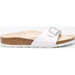 Birkenstock - Klapki Madrid. Białe klapki damskie Birkenstock, bez wzorów, ze skóry, bez obcasa. Za 229,90 zł.