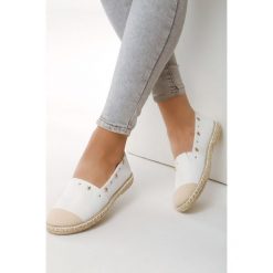 Białe Espadryle Times. Białe espadryle damskie Born2be, z aplikacjami, bez obcasa, na płaskiej podeszwie. Za 59,99 zł.