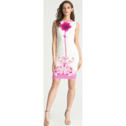 Sukienka mini. Białe sukienki damskie Versace Collection, na imprezę, z aplikacjami, z okrągłym kołnierzem, bez rękawów, midi, dopasowane. Za 697,00 zł.