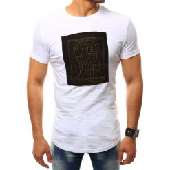 T-shirty męskie: T-shirt męski z naszywką biały (rx2410)