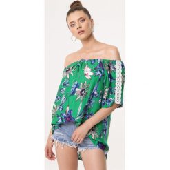 Zielona Bluzka Very Rich. Zielone bluzki damskie Born2be, xl, bez wzorów, bez kołnierzyka, z krótkim rękawem. Za 49,99 zł.