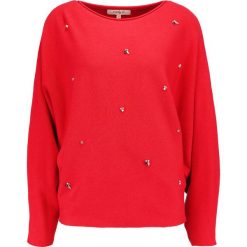 Swetry klasyczne damskie: Derhy ALEXANDRIN Sweter rouge