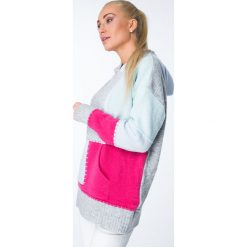 Swetry klasyczne damskie: Sweter kolorowy z kapturem / amarant MISC002