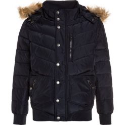 Teddy Smith BARNEY Kurtka zimowa dark navy. Niebieskie kurtki chłopięce marki Teddy Smith, na zimę, z poliesteru. W wyprzedaży za 356,15 zł.