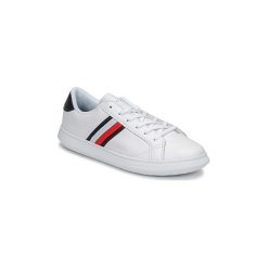 Buty Tommy Hilfiger ESSENTIAL LEATHER CUPSOLE. Białe trampki męskie TOMMY HILFIGER, bez wzorów, bez zapięcia. Za 449,00 zł.