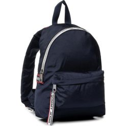Plecak Tommy Jeans Tjw Logo Tape Mi Backpack Nylon AW0AW07638. Niebieskie plecaki damskie Tommy Jeans, bez wzorów, z jeansu. W wyprzedaży za 219,00 zł.