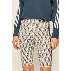 Adidas Originals - Szorty. Szorty damskie adidas Originals, bez wzorów, z elastanu, casualowe. W wyprzedaży za 119,90 zł.