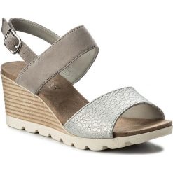 Sandały CAPRICE - 9-28701-20 Lt Grey Comb 208. Szare klapki damskie Caprice, bez wzorów, ze skóry, bez obcasa, na obcasie. W wyprzedaży za 169,00 zł.