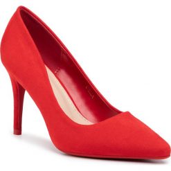 Szpilki DEEZEE - STELLA Red. Czerwone półbuty damskie DeeZee, bez wzorów, ze skóry ekologicznej, bez obcasa, na obcasie, bez zapięcia. Za 89,99 zł.