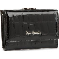 Duży portfel damski Pierre Cardin 03 COCO 117. Czarne portfele damskie Pierre Cardin, bez wzorów. W wyprzedaży za 79,00 zł.