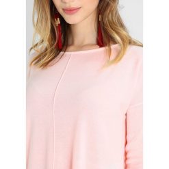 Swetry klasyczne damskie: Noisy May Petite NMCHEN BOATNECK LONG Sweter barely pink