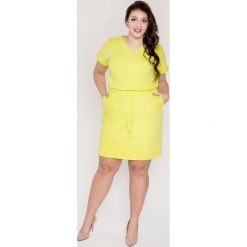 Dresowa wiązana sukienka z trokami OVERSIZE PLUS SIZE wiosna lato 2018. Różowe sukienki damskie Moda Size Plus Iwanek, na co dzień, na lato, plus size, bez wzorów, z elastanu, sportowe, z dekoltem w serek, plus size, bez rękawów, proste. W wyprzedaży za 99,00 zł.