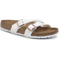 Klapki BIRKENSTOCK - Yao Balance 1016761 White. Białe klapki damskie Birkenstock, bez wzorów, ze skóry ekologicznej, bez obcasa. W wyprzedaży za 219,00 zł.