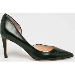 Solo Femme - Szpilki. Czarne szpilki Solo Femme, bez wzorów, ze skóry, bez obcasa, na obcasie, bez zapięcia. W wyprzedaży za 279,90 zł.
